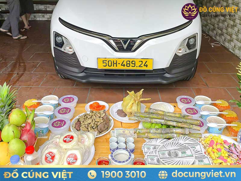 Mâm lễ vật cúng xe ô tô mùng 2 và 16 hàng tháng